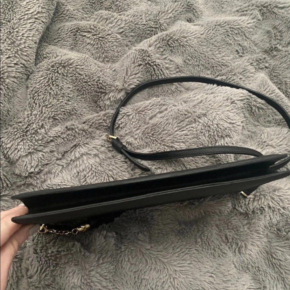 Auth louis vuitton crossbody ❌SOLD❌ - Picture 3 of 11